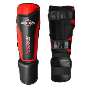 Espinillera de rudeboys para la protección de las piernas y la tibia en color rojo y negro  en deportes de contacto
